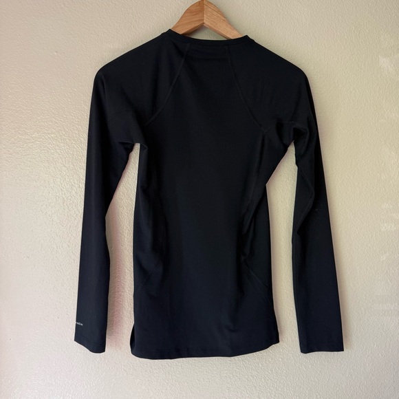 ❇️Columbia Classic Black Top 2 for $22❇️ - Picture 4 of 4